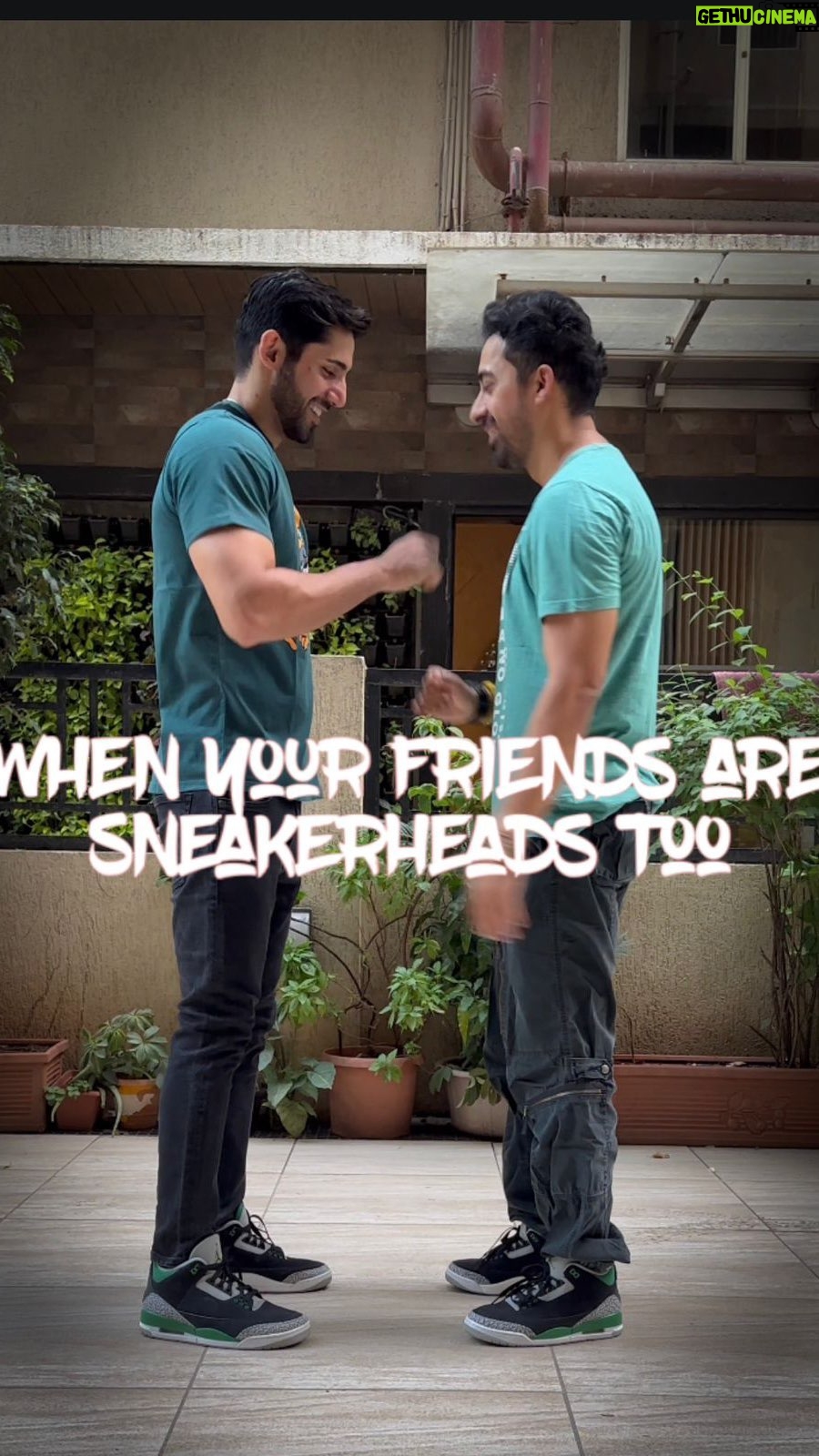 Rannvijay Singha - 54.3K Likes - Jo bhi laa rahe ho do lana.
Share with your best friend who always copies your style.
@solesearchindia @sneakerheadsindia #sneakerheadproblems #sneakerheadsindia #sneakerheads