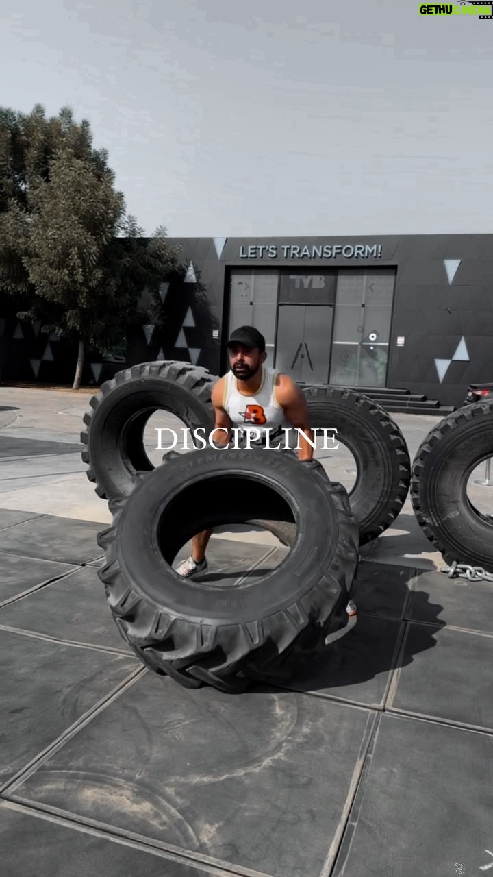 Rannvijay Singha Instagram - Share this with people who need to see this. #stayfit #stayactive #fitindia @uptime_nutrition @disrupt_india @squadrann @eatnoto @tagzfoods @itmagia_solutions @claygroundsbyplaza @abcfitnessfirm @elevarsports_official @okno_eyewearlabs @eyewearlabs @playboxtvofficial @starballersindia @streetball_league @claygroundsbyplaza @abcfitnessfirm @tybbyyasirkhan @realkabaddileague AnyWhere