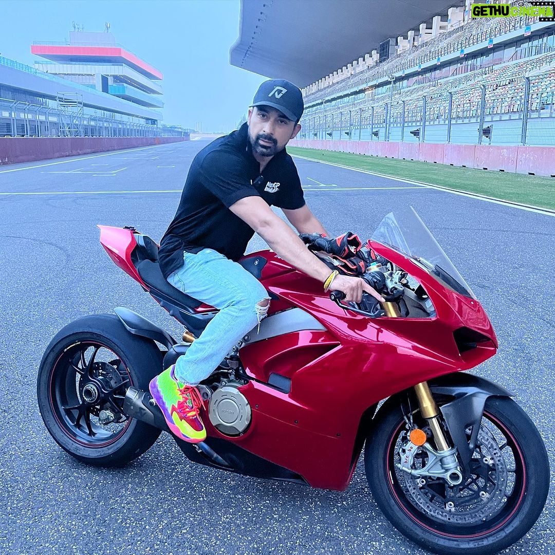 Rannvijay Singha - 108.2K Likes - Still canβt believe that the @motogp is in India!! Tomorrow is Race day!#motogpbharat #budhcircuit @motogpbharat