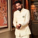 Rannvijay Singha Instagram - So proud of you @arjandugal , you are just killin it! Wearing ur creations makes one feel special and I can feel the love you put into each piece. Hope to catch up with you soon! @dapper.menswear