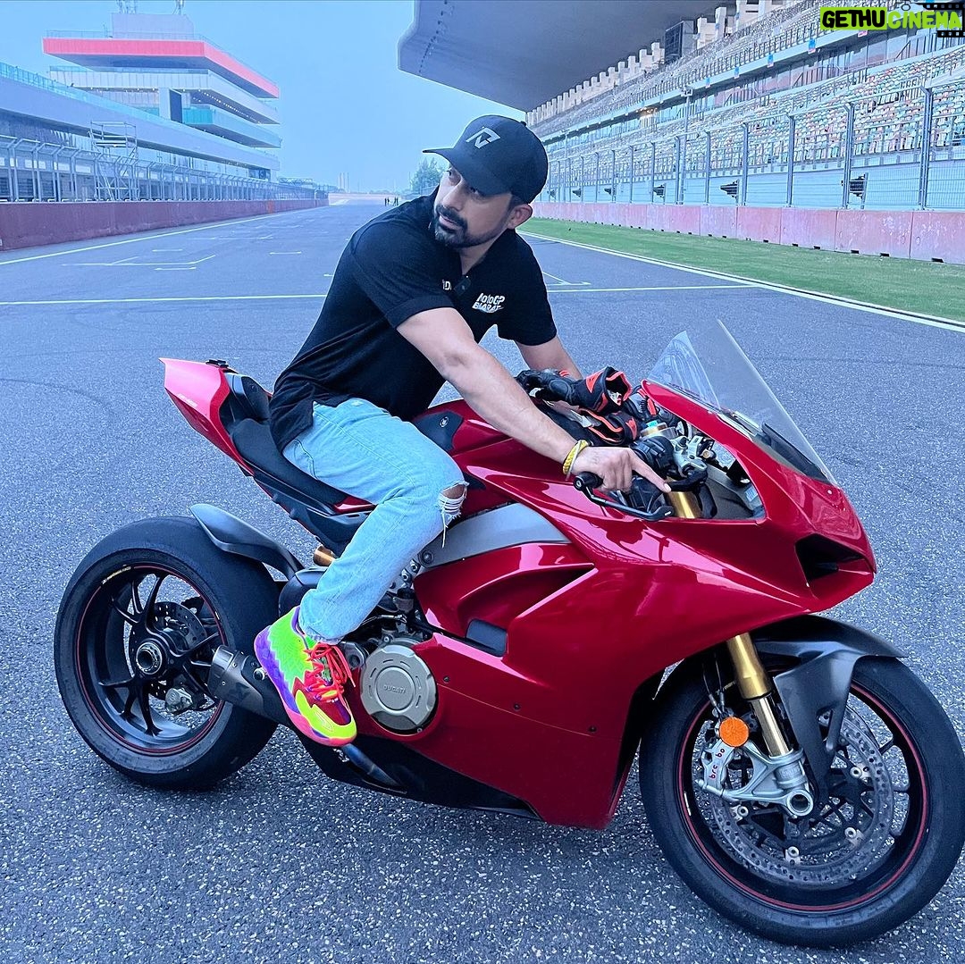 Rannvijay Singha - 108.2K Likes - Still canβt believe that the @motogp is in India!! Tomorrow is Race day!#motogpbharat #budhcircuit @motogpbharat