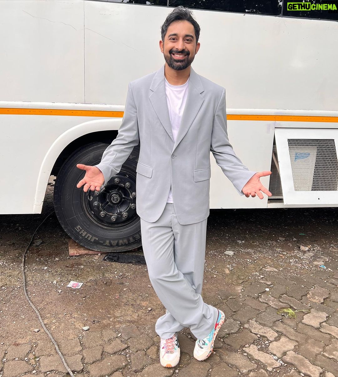 Rannvijay Singha - 45.4K Likes - #sneakers with formal? Suits?- Yes π―! Which one is ur favorite fit? Favorite sneaker ? Share ur picture wearing sneakers with formals too, use the #whatdafit !
#whatdafit #fashion #style #sneakerhead #sneakerheadindia
π
1. END x ASICS GEL-Lyte III
2. AIR JORDAN 1 MID βMILANβ
3. Travis Scott x Fragment x Air Jordan 1 Low
4. Adidas Originals Stan Smith trainers
5. Air Jordan 3 βDark Mochaβ
6. GEL-LYTE V βMULTIβ
7. Adidas GAZELLE
8. Puma x peanuts Ralph Sampson
9. Patta x Nike Air Max βRush Maroonβ
10. NIKE AIR MAX 1 PREMIUM WABI-SABI