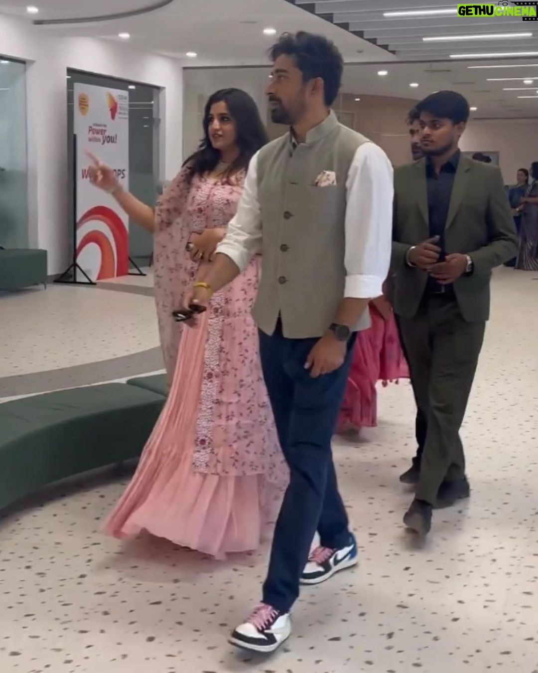 Rannvijay Singha - 134.6K Likes - I love wearing Indian clothes and obviously with #sneakers !
Swipe β¬
οΈ to see Last few fits , which one is your favorite fit? #indianwear #fashion #whatdafit
Share ur Indian wear pics with #whatdafit !
π
1. TIFFANY & CO. X AIR FORCE 1 LOW β1837β
2. Nike Air Max 1 PRM βDia De Muertosβ
3. REEBOK CLUB C 85 - 35TH ANNIVERSARY
4. Nike Air Max 1/97 βSean Wotherspoonβ
5. Travis Scott x Air Jordan 1 Low OG βReverse Mochaβ
6. ASICS Menβs Japan S Sneaker white/midnight
7. Travis Scott x Air Jordan 1 Low βBlack Phantom
8. Air Jordan 3 βKnicksβ
9. Air Jordan 1 Low βShattered Backboardβ
10. JORDAN 1 LOW FRAGMENT DESIGN X TRAVIS SCOTT
#sneakerdon #sneakerheadsindia