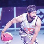 Rannvijay Singha Instagram – #ballislife 🏀 
Thanks to @abcfitnessfirm we are building a basketball community in the young ones! #playsports #stayactive #stayfit
