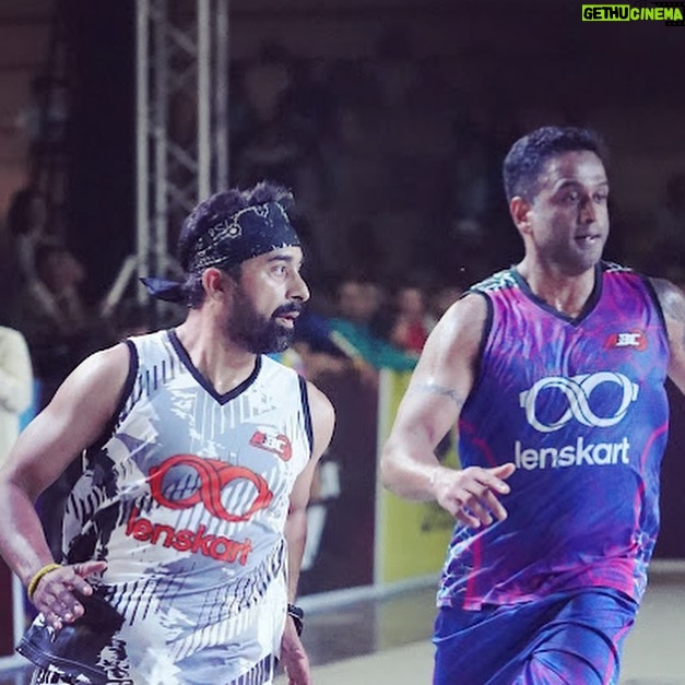 Rannvijay Singha Instagram - #ballislife 🏀 Thanks to @abcfitnessfirm we are building a basketball community in the young ones! #playsports #stayactive #stayfit