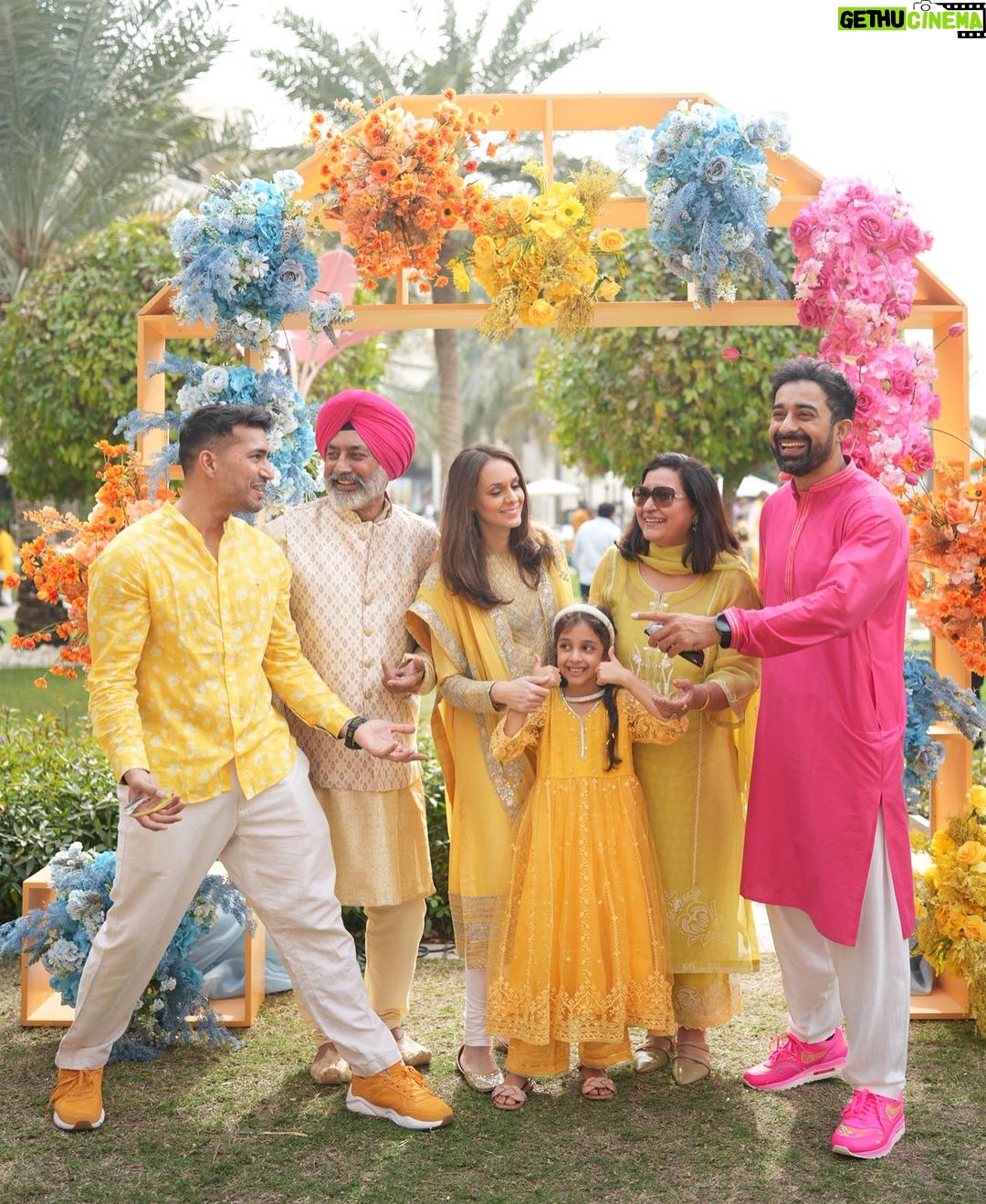 Rannvijay Singha - 108.9K Likes - #family #blessed #grateful
@vaishnavinimay wedding.
πΈ- @harishyogi_
#satnamwaheguru ππΌπ