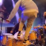 Raphaël Carlier Instagram - 2800 personnes ce soir à Colomiers, cette ambiance j’oublierai jamais ces concerts c’est incroyable. Notre vie professionnelle avec les vidéos YouTube et ces lives je vais pas vous mentir je suis full gratitude MERCI. Demain LILLE grosse grosse folie en prévision ❤️‍🔥❤️‍🔥❤️‍🔥
