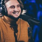 Raphaël Carlier Instagram - Suite à vos nombreux messages (merci) et l’envie d’en refaire, La Table Ovale est de retour sur YouTube & @spotifyfrance 😍 On est trop heureux de pouvoir refaire ce format et ça reprend aujourd’hui avec Joyca et Cyrus North sur le thème de « la recherche du bonheur ». La vidéo est sur notre chaîne YouTube dès maintenant et en audio sur Spotify, puis dans quelques jours vous retrouverez les réponses aux questions que vous avez posées sur Twitter/Insta en audio + vidéo uniquement sur Spotify. La TABLE OVALE