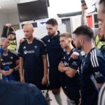 Raphaël Carlier Instagram - On l’a fait. Y’avait ma femme et mes fils et mes potes et 20.000 personnes dans le stade et 1 million sur Twitch et surtout les souvenirs et l’amour du foot depuis tout petit : tout a été célébré en cette incroyable journée. Merci @aminematue pour le vocal y a quelques semaines, merci infiniment. C’était un privilège pour moi ce projet. Un honneur. Merci tout le monde pour la force et quelle équipe bon sang !!! 📸 : @chloeramdani