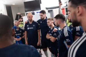 Raphaël Carlier Instagram - On l’a fait.
Y’avait ma femme et mes fils et mes potes et 20.000 personnes dans le stade et 1 million sur Twitch et surtout les souvenirs et l’amour du foot depuis tout petit : tout a été célébré en cette incroyable journée.
Merci @aminematue pour le vocal y a quelques semaines, merci infiniment.
C’était un privilège pour moi ce projet. Un honneur.
Merci tout le monde pour la force et quelle équipe bon sang !!!
📸 : @chloeramdani