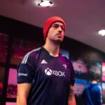 Raphaël Carlier Instagram - On l’a fait. Y’avait ma femme et mes fils et mes potes et 20.000 personnes dans le stade et 1 million sur Twitch et surtout les souvenirs et l’amour du foot depuis tout petit : tout a été célébré en cette incroyable journée. Merci @aminematue pour le vocal y a quelques semaines, merci infiniment. C’était un privilège pour moi ce projet. Un honneur. Merci tout le monde pour la force et quelle équipe bon sang !!! 📸 : @chloeramdani