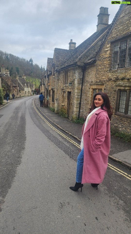 Rashami Desai - 255.5K Likes - Living in present
Every moment is about History here ✨️
.
.
#rashamidesai #rashamians #diva #castalcombe #ukdair #whatelseispossible #immagical✨🧞♀️🦄