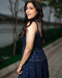 Rashmi Gautam Instagram - #RashmiGautam Outfit 👗@byshahmeenhusain Stylist @impriyankasahajananda 📸 @portraitsbyprudhviraj #blue #indowesternstyle #gown #static