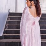 Rashmi Gautam Instagram - Outfit @varahi_couture 🇮🇳 P.c @ravi_cross_clickx 📸📸📸 #RashmiGautam #staticpost #carousel