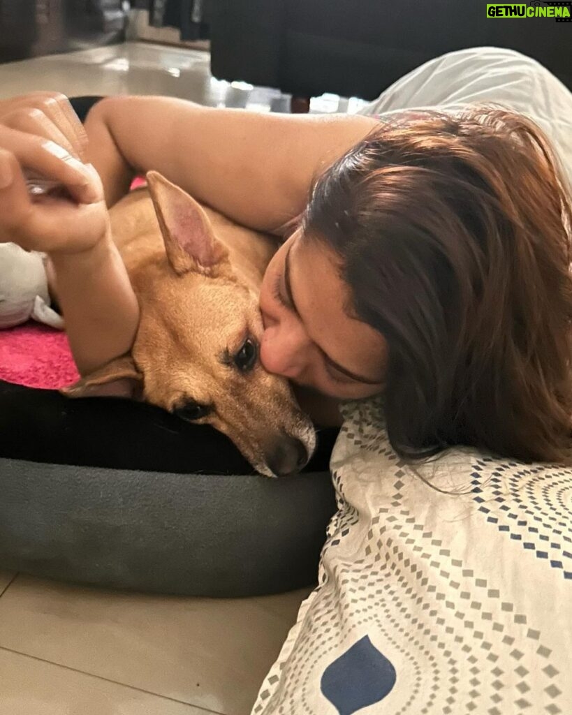 Rashmi Gautam Instagram - Last 24 hrs with my sassy princess 👸 my golden girl Love you my baby girl Until next time Chutki Gautam signing ✍ off 09-03-2024 #chutkigautam