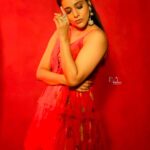 Rashmi Gautam Instagram - Outfit by @varahi_couture ❤️❤️❤️❤️ Silver handcrafted jewellery by @sheetalzaveribyvithaldas 💍💍💍 P.c @v_capturesphotography