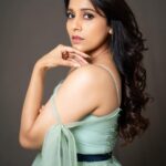 Rashmi Gautam Instagram - Close upppsss 📸 @verendar_photography Outfit @rekhas_couture #RashmiGautam #instagram #instapost #static