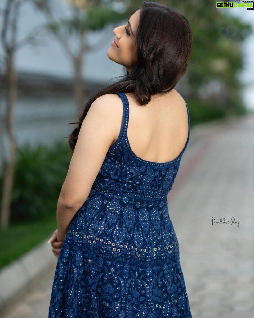 Rashmi Gautam Instagram - P.c @portraitsbyprudhviraj 📸 Outfit @byshahmeenhusain 💙💙 Stylist @impriyankasahajananda