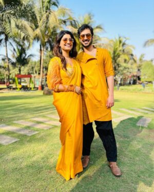 Rasika Sunil Instagram - Best wedding date ever @adi_bilagi ❤️

PC by order: @sangramasalvi 
@sempre.lafelicita 
@sanika_kashikar