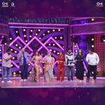 Rasika Sunil Instagram - 'श्रीदेवी प्रसन्न' सिनेमाची टीम धमाल करायला येतेय, @sonymarathi वाहिनीवरील 'महाराष्ट्राची हास्यजत्रा', या दमदार कार्यक्रमामध्ये ,२८ जानेवारी रात्री ९ वाजता! 🤩 पाहा #SrideviPrasanna - २ फेब्रुवारीपासून आपल्या जवळच्या चित्रपटगृहात. @saietamhankar @sidchandekar @kumartaurani @girishkumart @vishal_modhave @tilaasmi @nehashinde27 #SulabhaArya @siddharthbodkeofficial @rasika123s #SanjayMone @vandana.sardesaiw @sameer_khandekar_official @aakankshagade @ramakant_daayama @shubhangi.gokhale.18 @petherahul @pallavi_paranjape9 @drpoojasuresh @siddharthmahashabde #JiyanshParde @amitrajmusic @kshitijpatwardhan @arjunsorte @dr.tannazbandukwalla @ananyaarinpaul @idilipadvani @Faizee222 @smalllittledreams @maheshgkudalkar @rohanmapuskar @justrightstudioznx @tipsfilmsofficial @aafilms.official Music on @tips.marathi