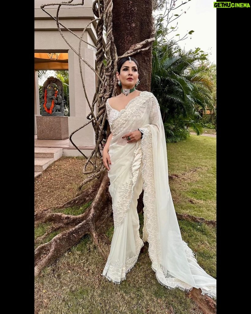 Raveena Tandon Instagram - Wedding whites ….🤍