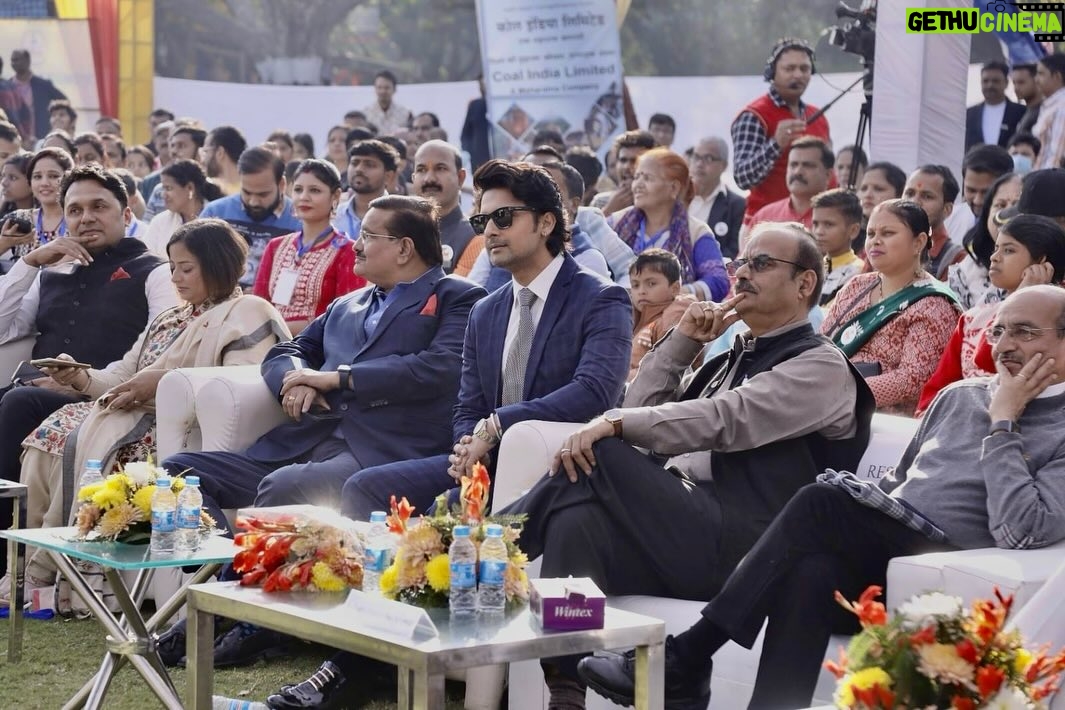 Ravi Dubey Instagram - Honored to have received the prestigious ‘Maati Sammaan’ at the ‘Purvanchal Maati Mahotsav’ by auspicious hands of Shri Shiv Pratap Shukla (Hon’ble Governor, HP) humbled to have shared the honour and the stage with legends Padmashri Malini Awasthi ji Shri MK Yadav ji IFS PCCF & Head of Forest Force, Assam Shri Chandra Shekhar Singh ji Agriculturalist, Padma Shri Awardee Shri Rajnikant Rai ji Divisional Chief Executive, ITC Agri B Dr. (Prof.) NN Khanna ji Advisor & Cardiologist, Apollo Hospital Congratulations to Asif ji and Team Maati for bringing this wonderful community together @bjpshivpshukla @maliniawasthi @purvanchalfestival @asifazmidelhi Rajghat - New Delhi