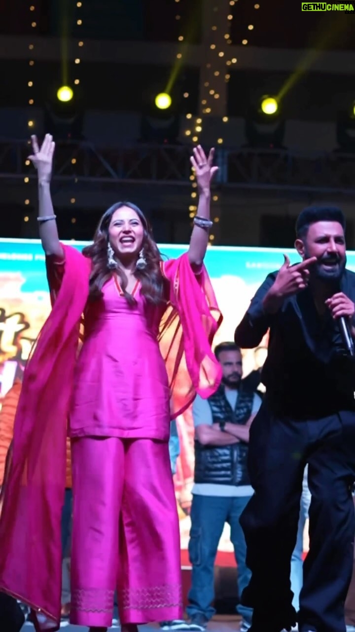 Ravi Dubey Instagram - Some glimpses from the incredible Trailer launch event of #jattnuuchudailtakri MOVIE RELEASING 15th MARCH @sargunmehta @gippygrewal @amberdeepsingh @roopigill_ @vikas.vashisht @jaani777 @arvindrkhaira @ravidubey2312 @dreamiyata @desimelodies @omjeegroupofficial @munishomjee @avvysra @navneetmiser @bnsharma_official @nirmalrishiofficial @ravindermand1 @deedargillofficial @iseemakaushal @amritamby @srmanjain @rohitdhimaneditor @impressivedesignstudio @chaupal_app @pitaaratv @speedrecords @rocketgrowpromotionwale Video Courtesy @pu.pulse #jattnuchudailtakri #gippygrewal #sargunmehta #roopigill #desimelodies #dreamiyata #punjabimovie #omjeegroup