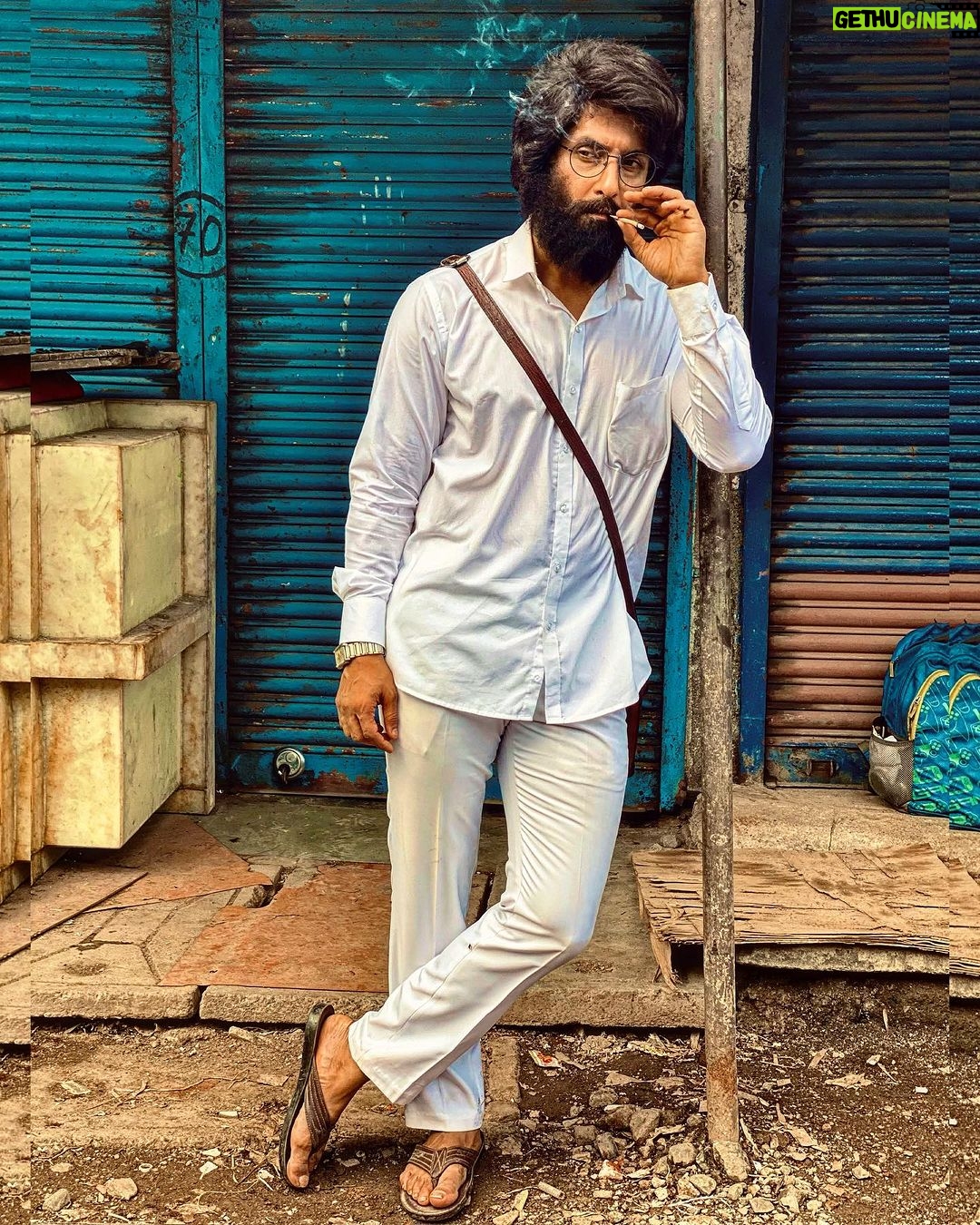Ravi Dubey Instagram - Hiding in plain sight #matsyakaand #throwback