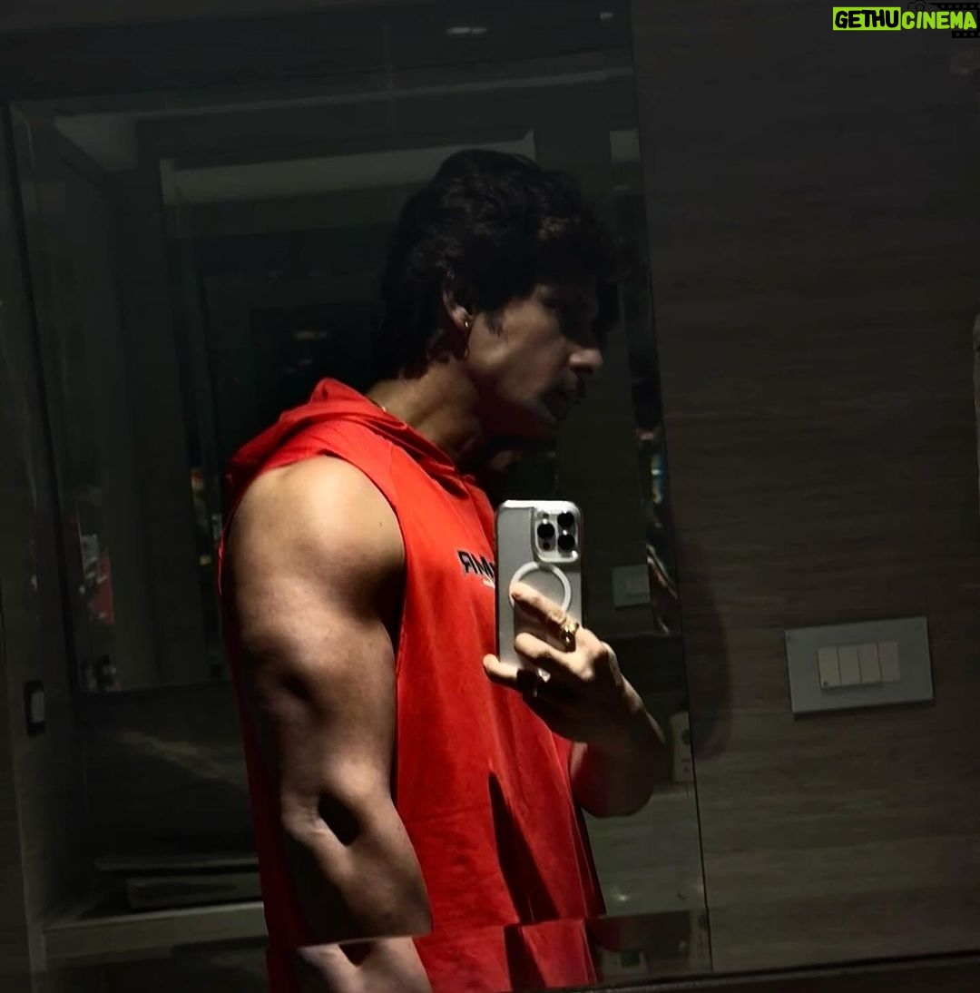 Ravi Dubey Instagram - Under armour #gettingthere @pramod08shinde