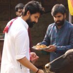 Ravi Dubey Instagram – इस बार सर्वपित्रपक्ष पर अपने पैतृक निवास (रघवापुर, देवरिया) में पित्र पूजन और यज्ञ करने का सौभाग्य प्राप्त हुआ .. अपने परिवार के प्रतिनिधि के रूप में हमारे ग्राम देव बरम बाबा और माँ काली के दर्शन भी किए ..हम जीवन में जो हैं और जो बनेंगे इनके और अपने पित्रों के आशीष से ही बनेंगे , इनके लिए अपने हृदय में स्थान और भाव सदा बनाए रखिए .. 
ॐ श्री सर्व पितृ देवताभ्यो नमो नमः Deoria
