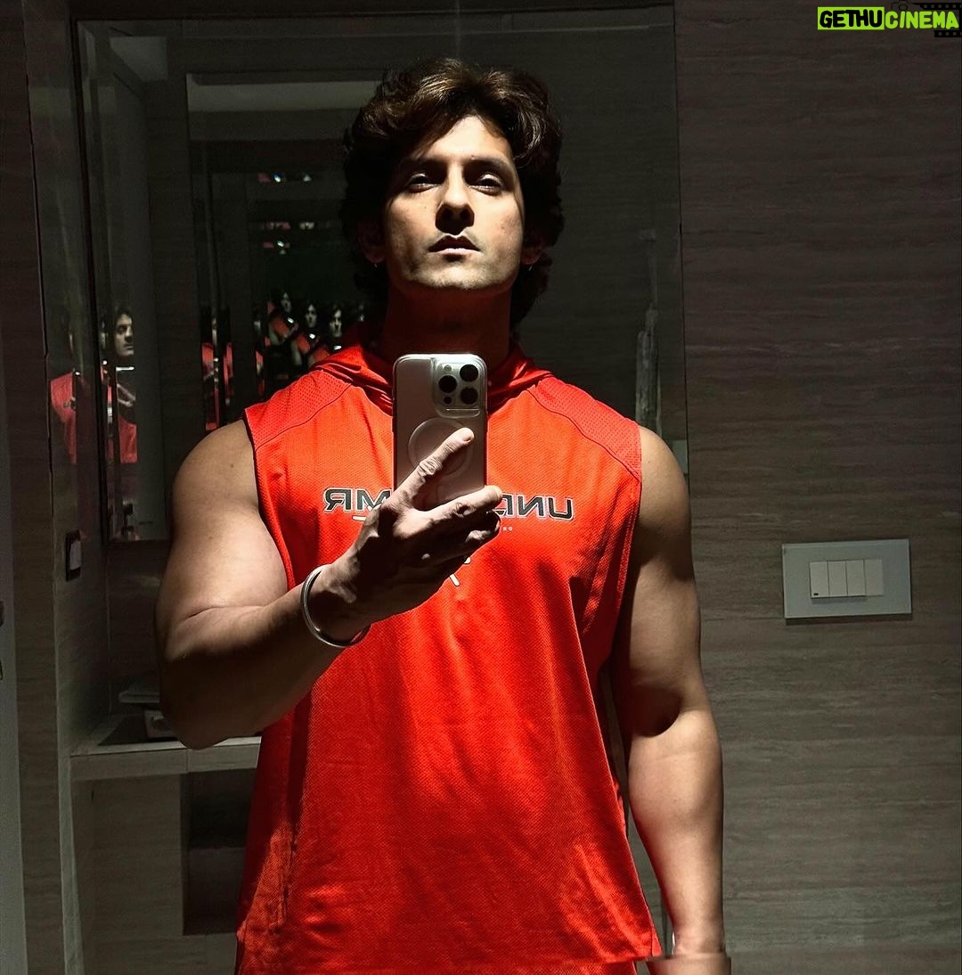 Ravi Dubey Instagram - Under armour #gettingthere @pramod08shinde