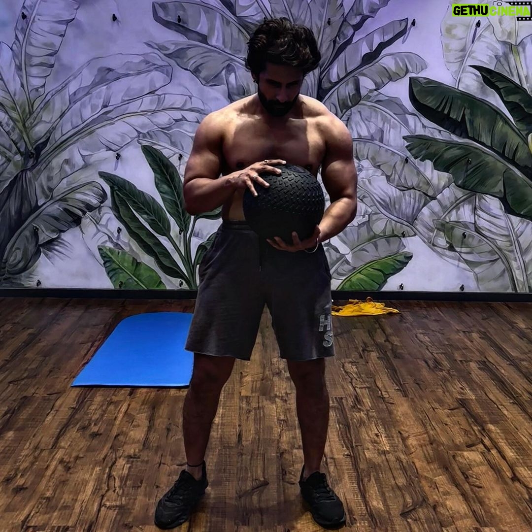 Ravi Dubey Instagram - Begin again 💪 @pramod08shinde