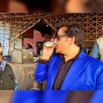 Ravi Kishan Instagram - आज समस्तीपुर में एक कार्यक्रम में जाने के दौरान वैशाली में हाईवे पर महतो जी के ढाबे पर चाय व भोजन के लिए रुकना हुआ । महतो जी के हाथ की अदरक वाली चाय व भोजन अति स्वादिष्ट था । जब भी आप इधर से यात्रा कर रहे तो यहां एक बार अवश्य रुके । #chaitime #streetfood #vocalforlocal #ravikishan #bihar #vaishali