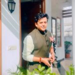 Ravi Kishan Instagram – “If you want to shine like the sun, first burn like the sun.” – Dr. APJ Abdul Kalam

#ravikishan