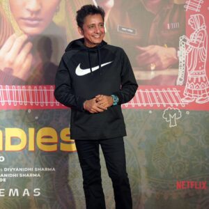 Ravi Kishan Instagram - Saare ke saare sitaare aa pahunche hai #LaapataaLadies ki khoj mein! Aap kaha hain? 🤩

@nitanshigoelofficial @pratibha_ranta @ss_this_side @chhaya.kadam.75 @ravikishann #Aamirkhan @raodyness #JyotiDeshpande @aamirkhanproductions @kindlingindia @officialjiostudios @tseries.official @bookmyshowin @pvrpictures @biplabgoswamicinema @snehadesaiofficial @ramsampathofficial @swanandkirkire @prashantpandeyofficial @divynidhisharma @shreyaghoshal @arijitsingh @sukhwindersinghofficial @sonamohapatra @mastercutpictures @antaraclicks @farooquinaved