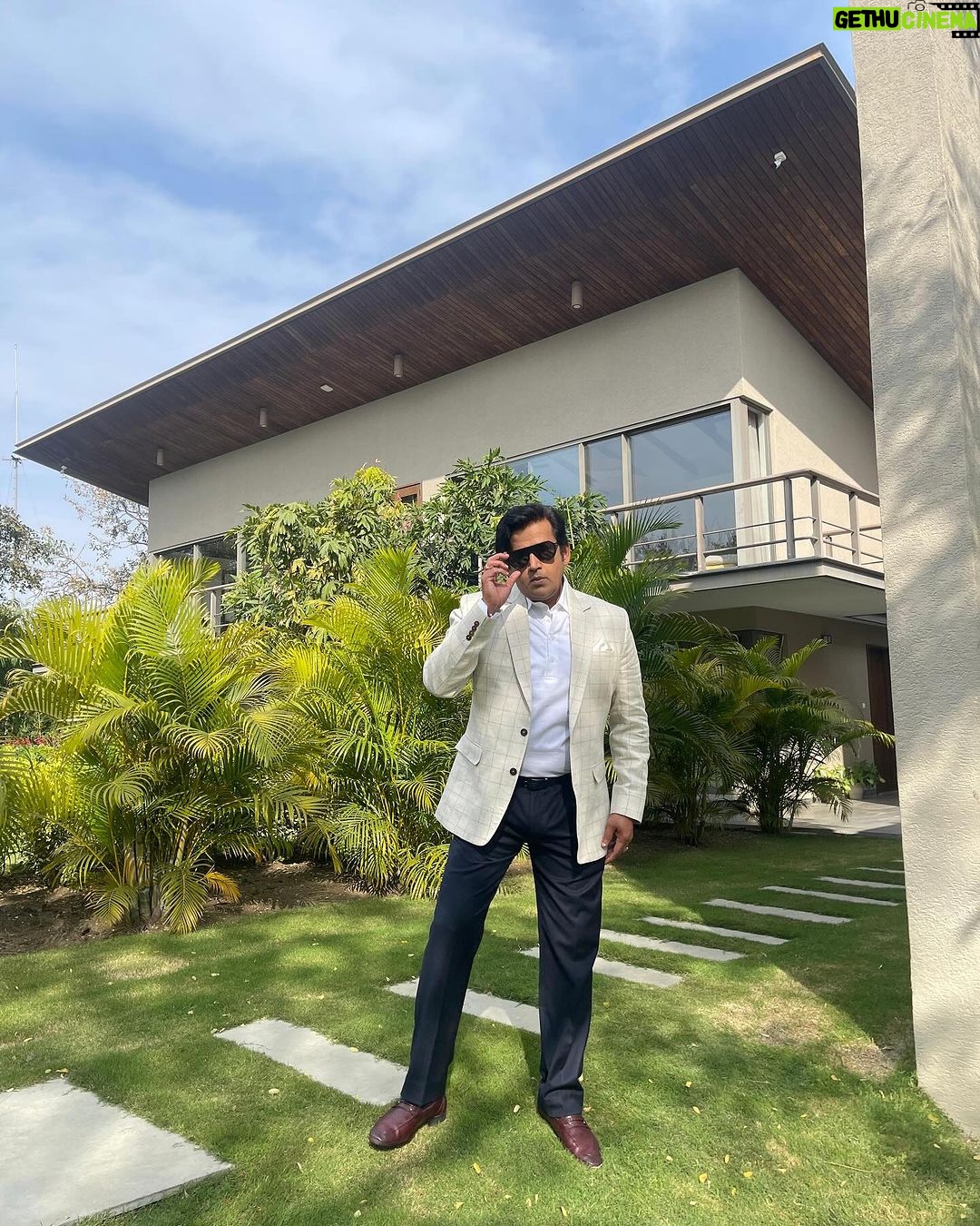 Ravi Kishan Instagram - #lapataladies #promotion #bhopal