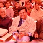 Ravi Kishan Instagram - आज गोरखपुर के विकास खण्ड भटहट में विकसित भारत संकल्प यात्रा के अंतर्गत आयोजित कार्यक्रम में सम्मिलित हुआ एवं यशश्वी प्रधानमंत्री श्री @narendramodi जी ने सरकार की जनकल्याणकारी योजनाओं के लाभार्थियों के साथ प्रधानमंत्री जी ने संवाद किया । #ViksitBharatSankalpYatra #narendramodi #gorakhpur #ravikishan