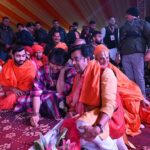 Ravi Kishan Instagram – आज अयोध्या धाम में श्री राम लला की प्राणप्रतिष्ठा के ऐतिहासिक अवसर पर आयोजित अमृत महोत्सव एवं श्री हनुमत महायज्ञ में सम्मिलित हुआ एवं पद्मविभूषण तुलसी पीठाधीश्वर जगतगुरु श्री रामभद्राचार्य जी एवं श्री धीरेंद्र कृष्ण शास्त्री जी ( बागेश्वर धाम सरकार )से भेंट कर उनका आशीर्वाद प्राप्त किया ।

#ayodhaya #rammandirayodhya #amritmahotsav 
#rammandirpranpratishtha #rambhadracharyaji #bageshwardhamsarkar