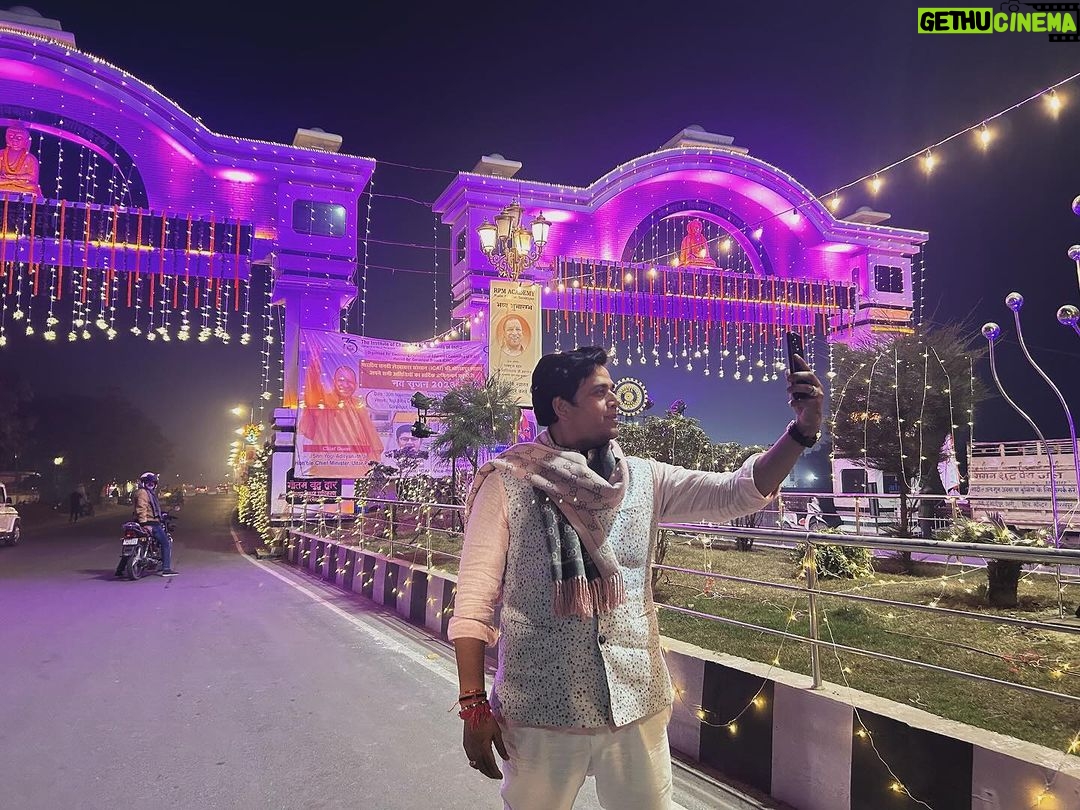 Ravi Kishan Instagram - #gorakhpurmahotsav2024 #gorakhpur #festival #bhojpurireels #bpraak #cultural #cinema #kathakdancer #rangmanch #theater