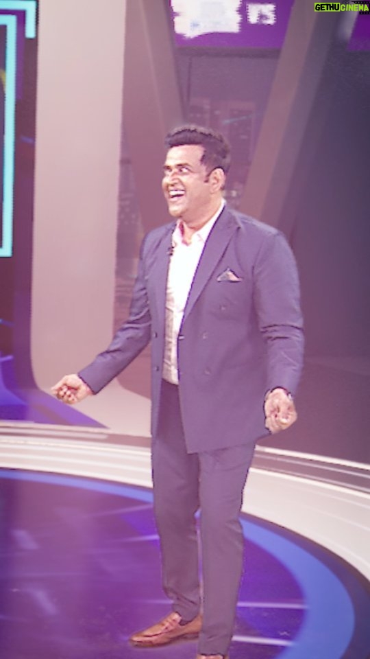 Ravi Kishan - 21.9K Likes - Call the fire station, Ravi Kishan is setting the studio on 🔥 with those moves 🤩
Watch him in action with #IPLonJioCinema in Bhojpuri 🫶
#TATAIPL #JioCinemaSports