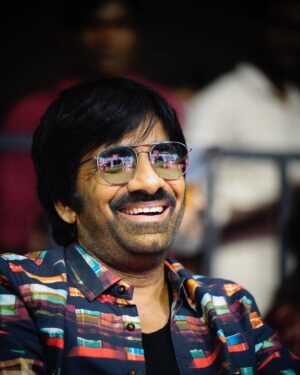 Ravi Teja Instagram - A memorable night with my #MattiKusthi fam❤️Enjoy our film in theatres from DEC 2nd! @rtteamworksofficial