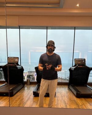 Ravi Teja Instagram - Warming up before shoot! #TNR
