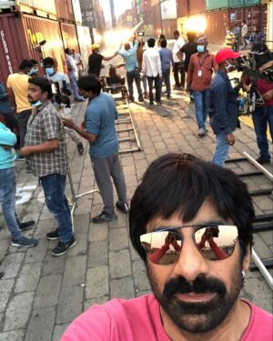 Ravi Teja Instagram - Lights.Camera.Action. 
From the sets of my next..#khiladi 😉