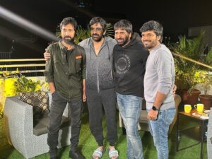 Ravi Teja Instagram - My blockbuster directors Trio @dongopichand @director.bobby  @anilravipudi came together for the first time to interview me!

It was a Dhamakedar interaction about #dhamaka 
Full Interview out tomorrow ✌️
#DhamakaFromDec23
