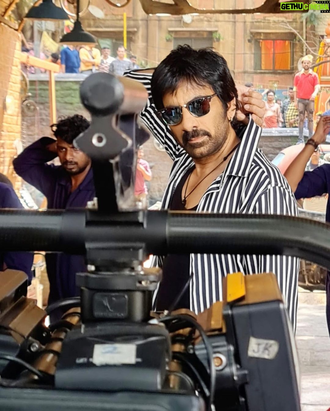 Ravi Teja Instagram - #Dhamaka Trailer on DEC 15th!