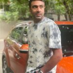 Ravichandran Ashwin Instagram - The best way to appreciate your job is to imagine yourself without one. ‘Oscar Wilde’ @crikipidea #workisloveinaction