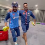 Ravichandran Ashwin Instagram - And the #Oscar goes to… 😂 Video credits to the one and only @imsohamdesai from my Vaathi coming reel fame.😂😂🤣
