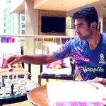 Ravichandran Ashwin Instagram - Prof. Ashwin ke daayein haath ka khel.♟️🤌 #RoyalsFamily | @rashwin99 Grand Hyatt Mumbai