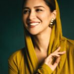 Ravshana Kurkova Instagram - Мой топ зрелищных, увлекательных, классных китайских дорам о дружбе, силе духа, борьбе за власть, дворцовых интригах, становлении и любви. Приятного просмотра 🤗❤️: «Сыщик династии Мин», «Союз благородных», «Любовь подобна звездам», «Покорение дворца Яньси», «Путешествия Чангэ», «Великий криминалист династии Тан», «Радость жизни». / 📸💞: @dguledani ,💃🏻: @elyavakasova , 💇🏻‍♀️💄: @yana_koptyakova