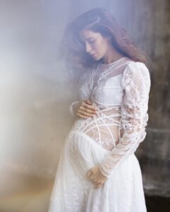 Ravshana Kurkova Instagram - Сегодня последний день очень важной для меня весны и хочу, наконец, поделиться своей большой радостью - в марте я родила Гаспару сестренку. ❤️ Пусть любви в этом мире будет больше. ❤️ Оставлю здесь немного архивных фото и видео. 🤗💞